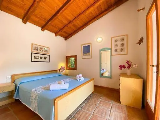Villa Lorenza Baja Sardinya 0*,  İtalya